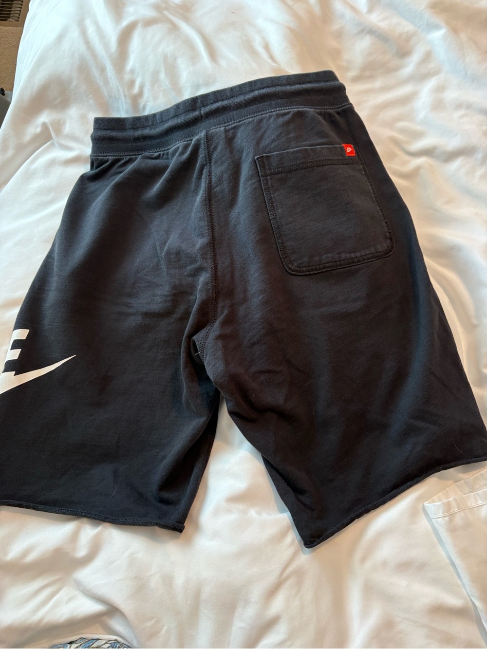 Nike Men’s Black Cotton Logo Shorts with Pockets-EUC - Picture 4 of 6